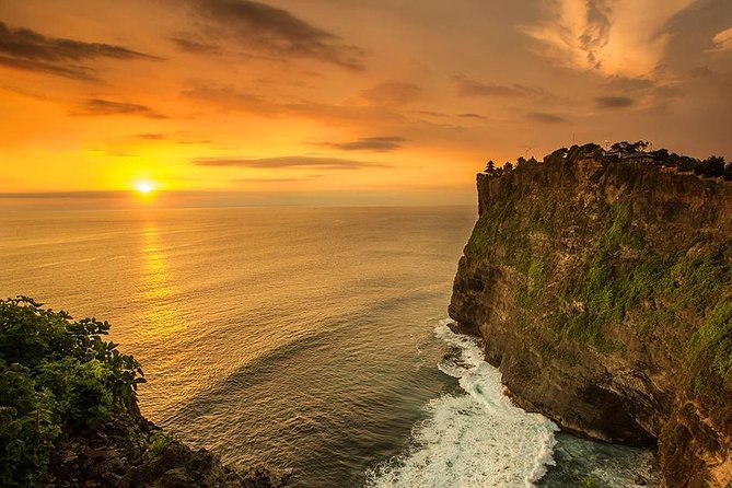 Private Tour Bali Beaches and Uluwatu Temple with Dinner - Uluwatu Temple above the Indian Ocean