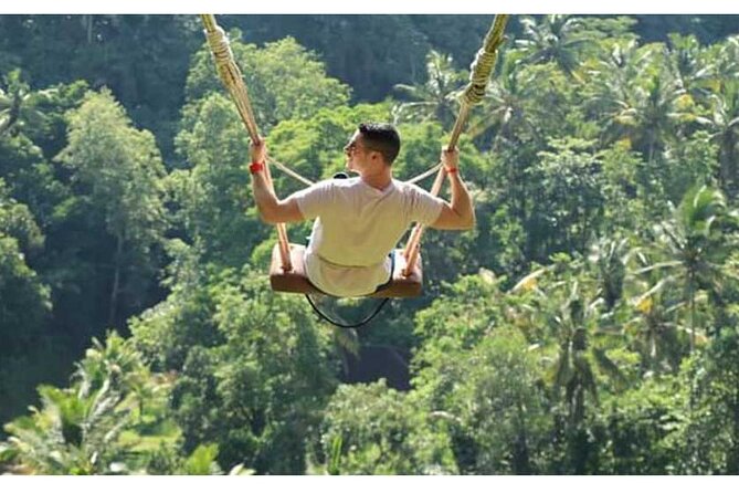 Private Tour Bali Swing & Visiting Temples in Bali - Ulun Danu Beratan: A Lakeside Temple in Bedugul