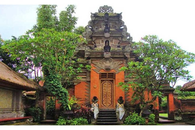 Private Tour: Batuan Temple, Tegenungan Waterfall, Elepahant Cave Free transport - Key points to know before booking