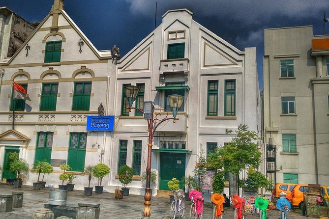 Private Tour: Half Day Jakarta Old City Tour - Glodok Chinatown and the Petak Sembilan temple