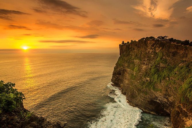 Private Tour: Half Day Uluwatu Tour - Uluwatu Temple and its high cliff setting