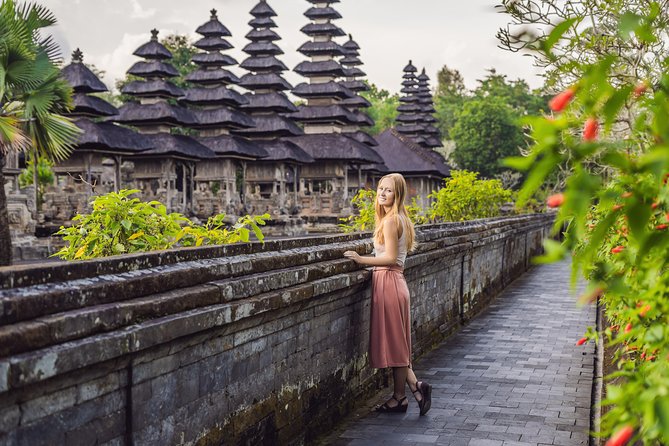 Private Tour: Ubud and Tanah Lot Day Tour - Ubud Monkey Forest, an hour among trees and stone figures