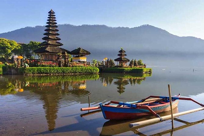 Private Tour: Ulun Danu Temple-Handara Gate-Wana Giri Hill&Tanah Lot Sunset - Tanah Lot closes the day with sea and sunset