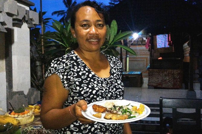 PRIVATE Ubud Market Tour & Balinese Cooking Class with Putu - What the private format adds