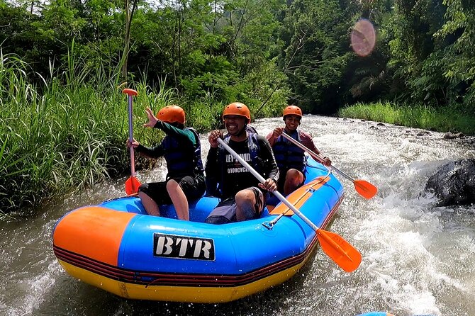 Rafting Adventure 18 km and Balinese Village Life Tour with Lunch - Guides who make the difference