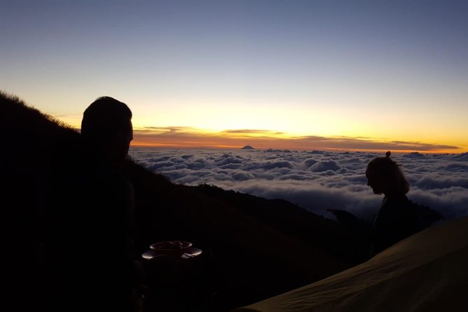 Rinjani trekking 2 days 1 night - The arrival briefing and Senaru start