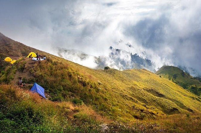 Rinjani Trekking 3D2N Summit - Full Trail - Segara Anak Lake and the Hot Springs