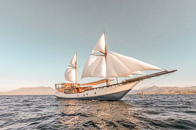 Shared Trip Sailing Komodo 3D2N - Why this Komodo sailing trip catches the eye