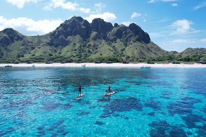 Shared Trip Sailing Komodo 3D2N - Day one: Kelor, Manjarite, and the flying fox sunset