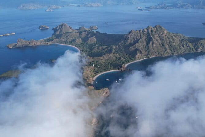 Shared Trip Sailing Komodo 3D2N - Day two: Padar’s famous viewpoint