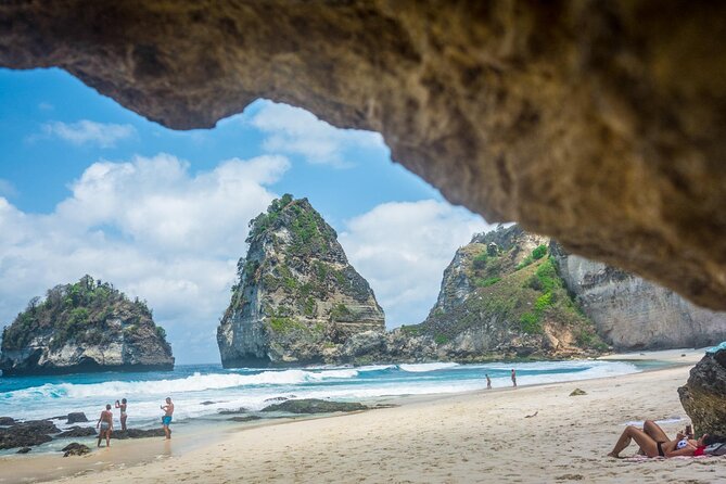 Snorkeling Adventure with East Nusa Penida Tour All Inclusive - Raja Lima and the Molenteng Tree House