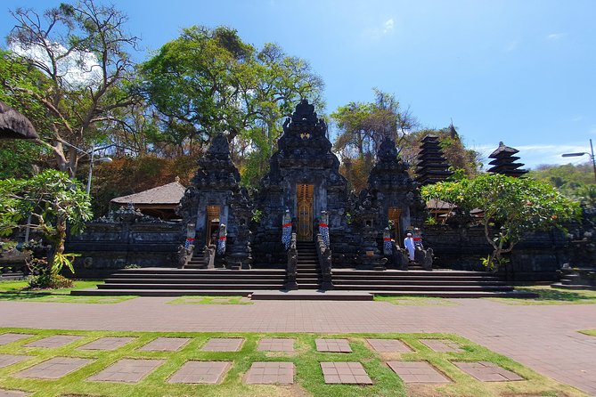 Solo or Group Tour - 10 Hours, 5 Persons Max - Five people listed, three people described