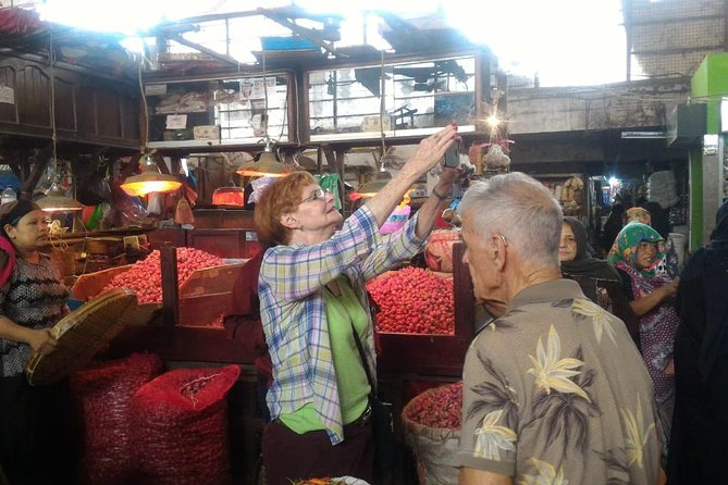 Surabaya Private Tour - Hotel Majapahit and the old city