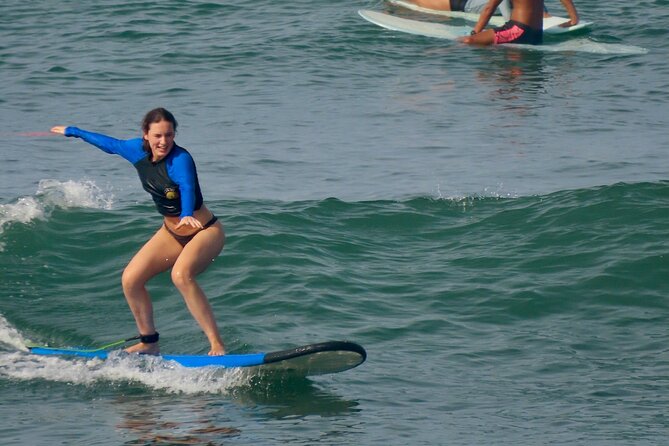 Surfing Lesson at Batu Bolong Beach in Canggu - The land briefing comes before the waves