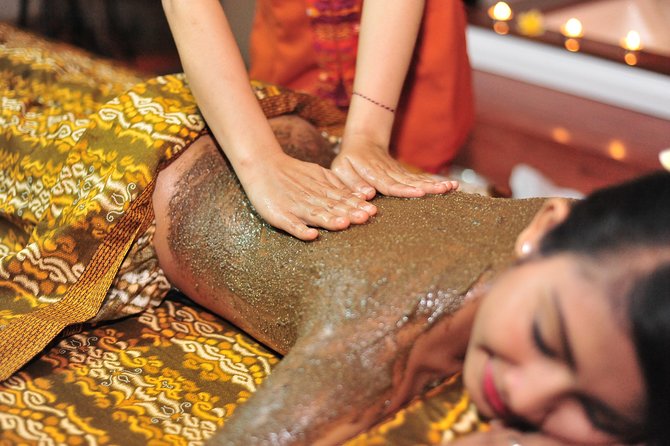 Sweet Dream Couple Treatment by ANJALI SPA - Staff attention and treatment consistency