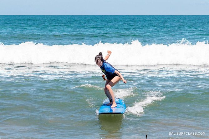 The best surf lessons in Kuta - First water session: 45 minutes of paddling and waves