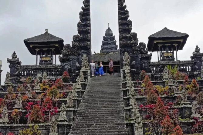 The Fantastic East Of Bali Private Guided Tour - Tegalalang’s swing and rice terrace views