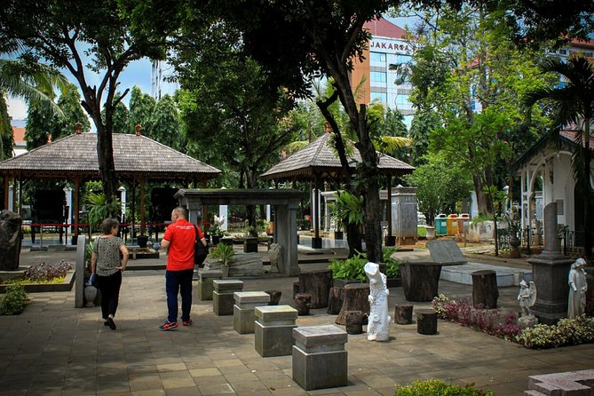 The Secret Society of Batavia - Walking Tour - Daendels Palace and the colonial city