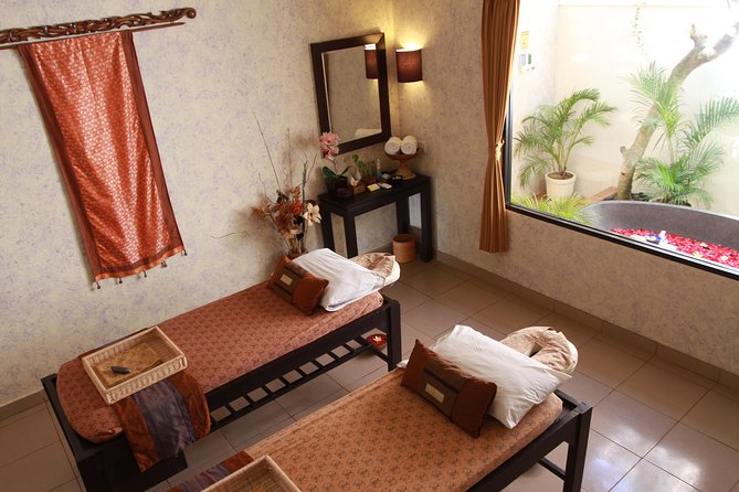 Traditional Balinese Massage Lulur Package 120 minutes With Transfers In Kuta - Starting With the Thalaso Footwash