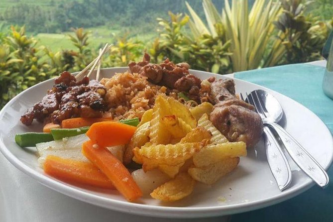 Tukad Cepung Besakih Lempuyang Temple Best of East Bali Tour - Lunch near Mount Agung comes with a wide view