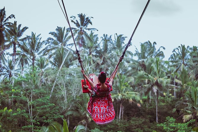 Ubud and Tanah Lot Temple Small Group Sunset Tour - Barong and Keris dance: a strong cultural opening