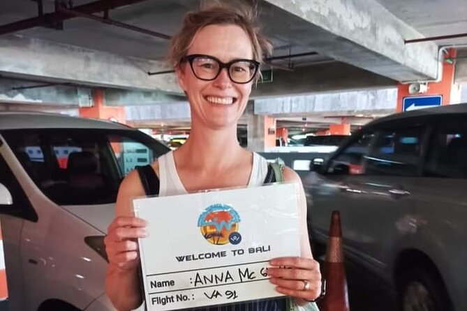 Ubud Bali - Airport & Ground Transfers | Price per Car - Finding the driver at arrivals