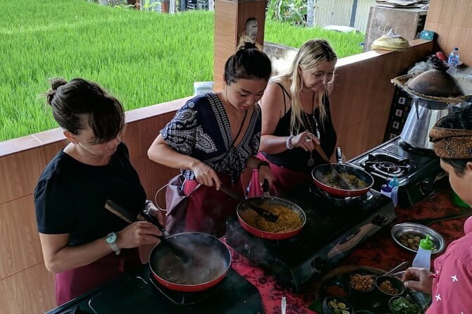 Ubud Cooking Class with Optional Market Visit Pickup Included - How the class suits different types of visitors