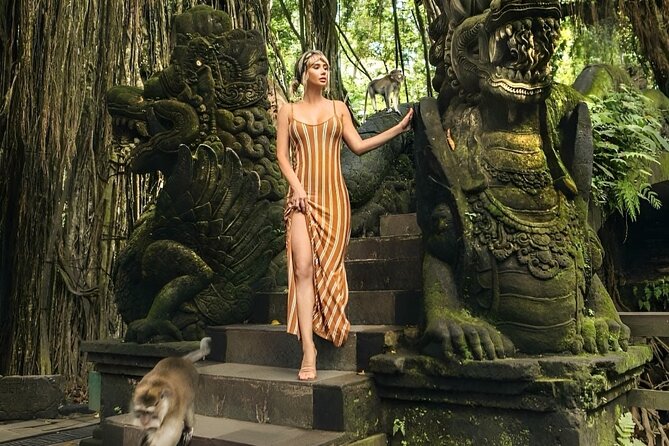 Ubud Day Tour: Sacred Monkey Forest, Tegenungan Waterfall, Rice Terrace - Elephant Cave: a short look at an unusual temple entrance