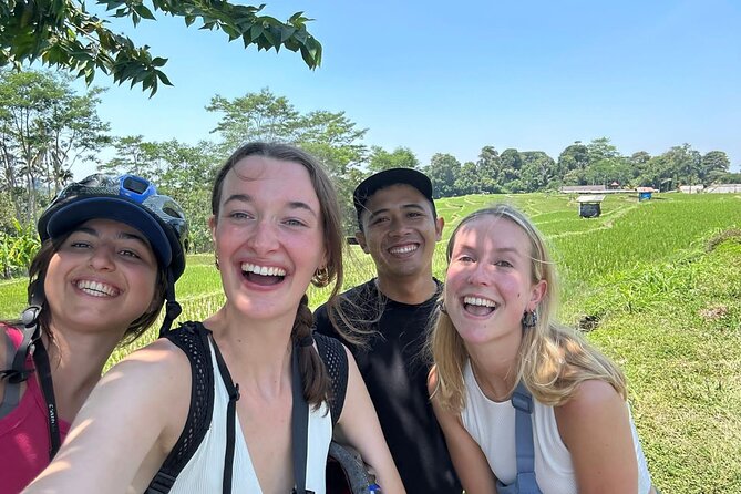 Ubud: Downhill Cycling with Volcano, Rice Terraces and Meal - A local school and a closer look at education