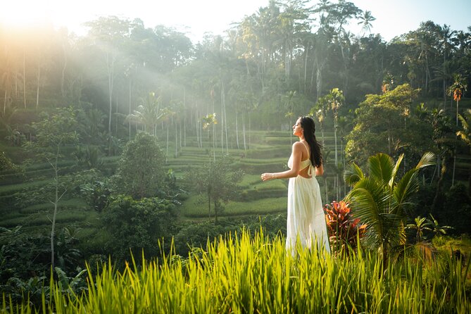 UBUD Instagram Spot Tour with Photographer - Hotel pickup, private transport, and the early start