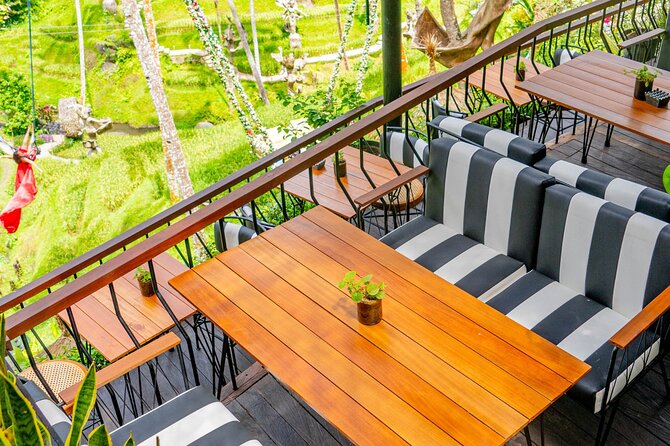 Ubud: Monkey Forest, Rice Terraces & Sacred Temples - Mengening Temple and the canang sari lesson