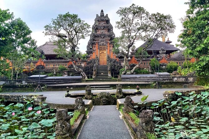 Ubud Private Tour : Best Of Ubud - Guided Tour - Sacred Monkey Forest Sanctuary: nature with a spiritual side