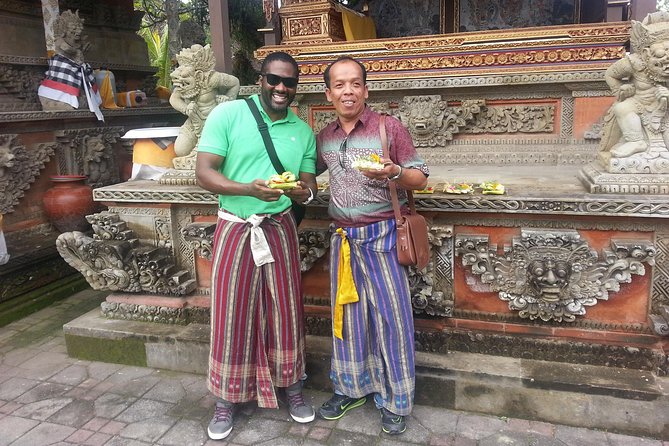 Ubud Tegalalang Rice Teracce & Tanah Lot Tour - Tanah Lot closes the day with a coastal view