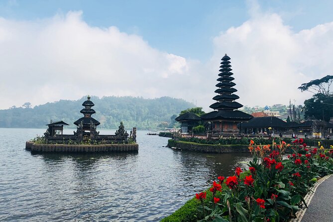 Ulun Danu Bratan Temple with Tanah Lot Sunset - The guide makes the temples easier to understand