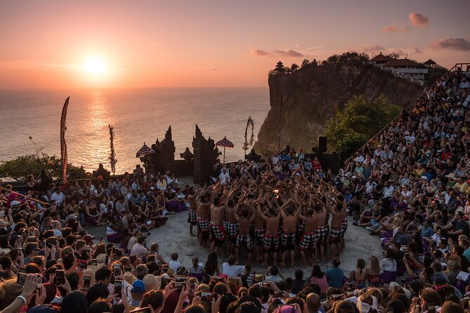 Uluwatu Cliff Temple sunset Tour with Kecak Show and Sea Food Dinner at Jimbaran Beach - What the mixed rating tells you