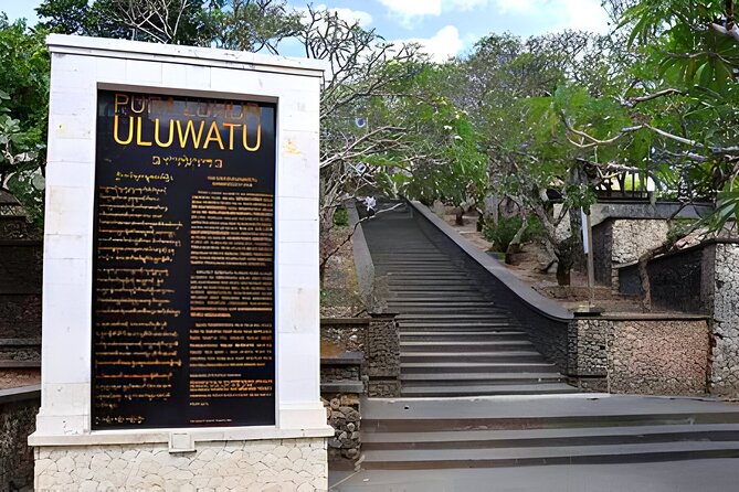 Uluwatu Sunset,Kecak Dance and Diner Seafood In Jimbaran - The 45-minute Kecak fire dance