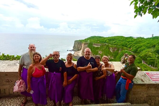Uluwatu Temple Entry and Kecak Fire Dance Ticket - How to stay safe around Uluwatu’s monkeys