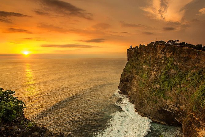 Uluwatu Temple Excursion - FREE WI-FI - Padang Padang Beach: one hour by the water
