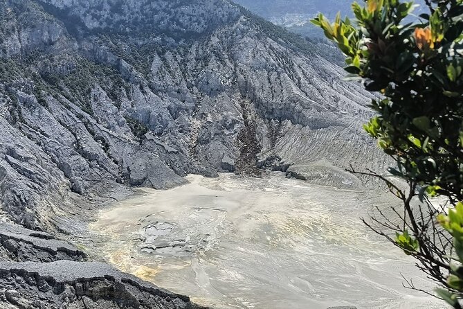 Volcano and Domas Crater of Hot Stony Bubble from Jakarta Lunch - Timing, traffic, and the shape of the day