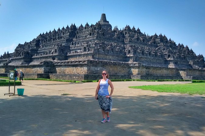 Yogyakarta: Borobudur Temple Climb Up and Prambanan Temple Tour - Sewu Temple adds a quieter final stop