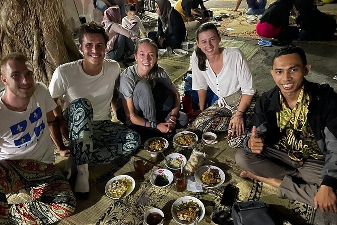 Yogyakarta: Borobudur Top Access & Prambanan Temple Private Tour - The driver makes or breaks the long day