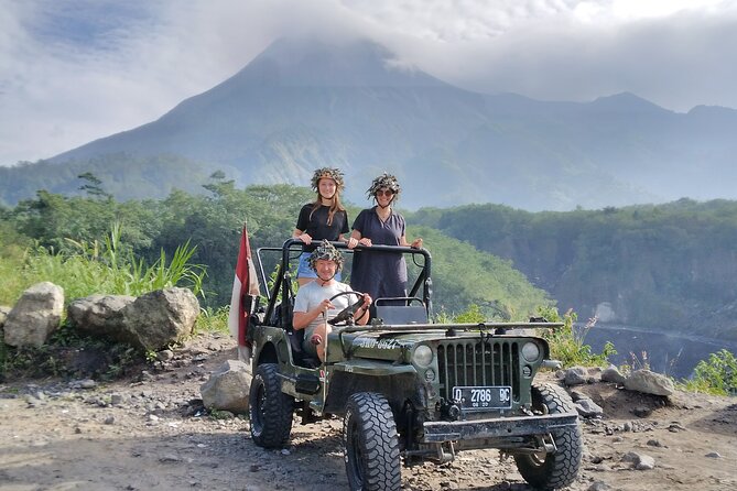 Yogyakarta: Borobudur Top Access & Prambanan Temple Private Tour - Prambanan’s sharp towers and Monday limits